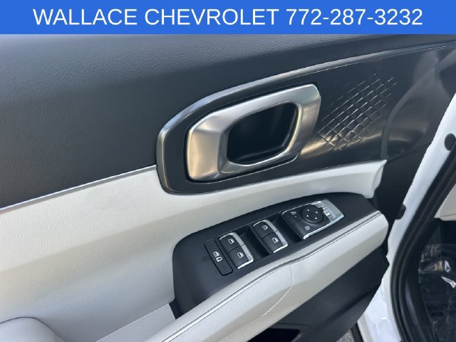 Used 2025 Kia Sorento EX w/ Panoramic Sunroof Package AWD/4WD image 17