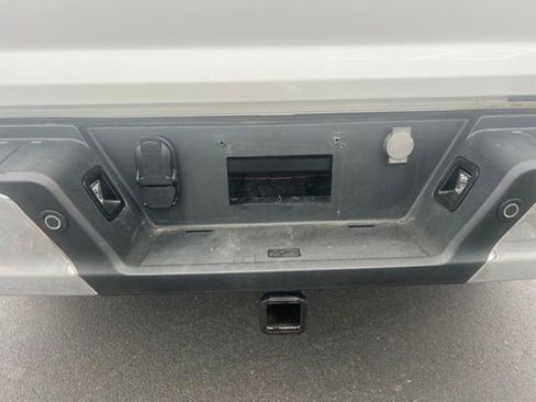 Used 2023 Ford F150 Lariat w/ Equipment Group 502A High AWD/4WD image 11