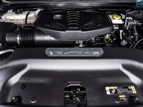 Used 2023 Jeep Wagoneer L Series III w/ Premium Group I image 11