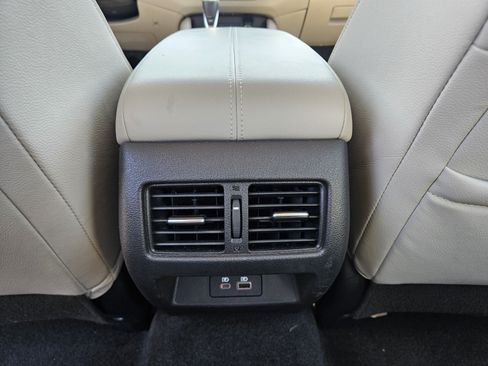 Used 2023 Nissan Altima 2.5 SL AWD/4WD image 11