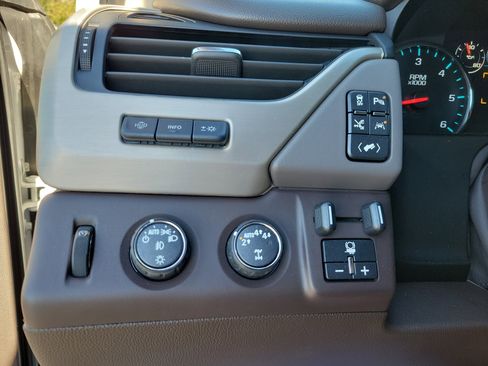 Used 2019 GMC Yukon XL Denali w/ Denali Ultimate Package image 25