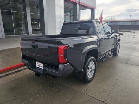 Certified 2025 Toyota Tacoma SR5 image 4