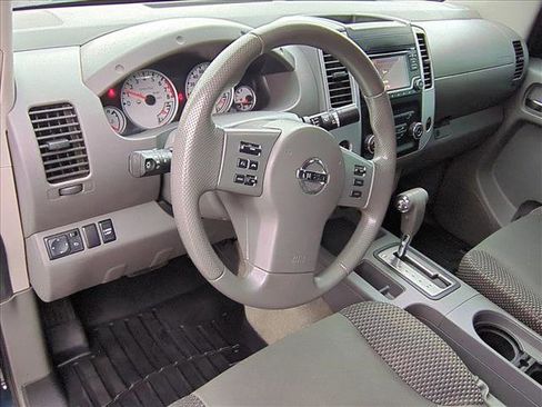 Used 2016 Nissan Frontier Desert Runner image 9