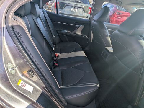 Used 2018 Toyota Camry XSE image 32