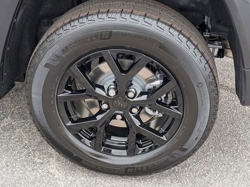 New 2026 Jeep Grand Cherokee Altitude RWD image 8