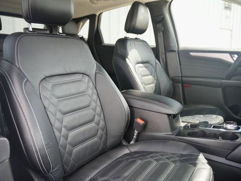 Used 2024 Ford Escape Platinum w/ Premium Technology Package image 9