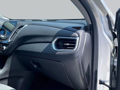 Used 2022 Chevrolet Equinox LT FWD image 17