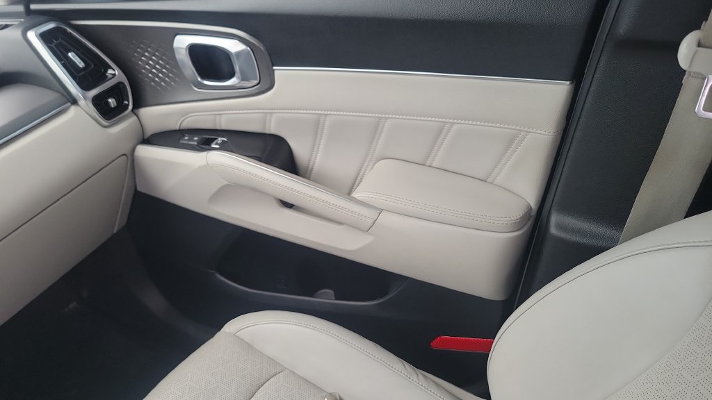 Used 2023 Kia Sorento SX AWD/4WD image 13