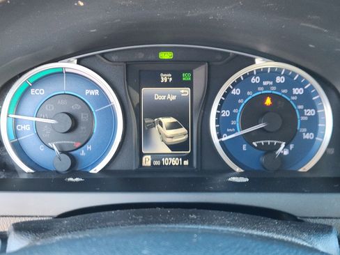 Used 2017 Toyota Camry image 10