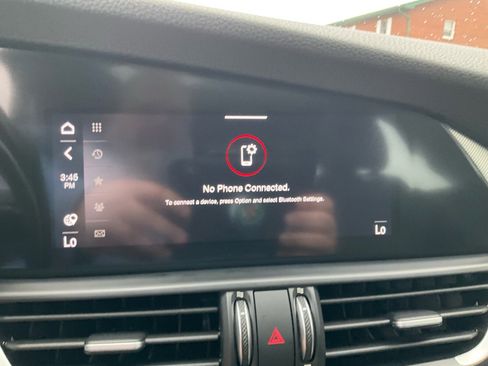 Used 2022 Alfa Romeo Giulia Veloce image 9