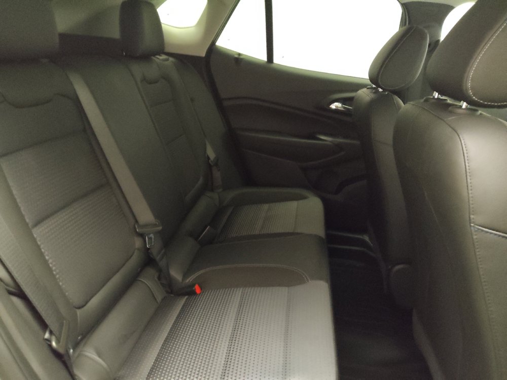 Used 2025 Chevrolet Trax LT w/ Driver Confidence Package FWD image 19