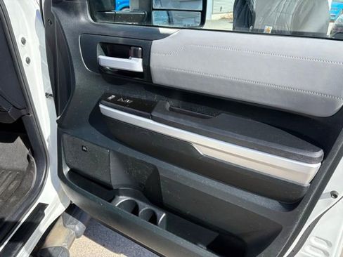 Used 2017 Toyota Tundra Limited image 37