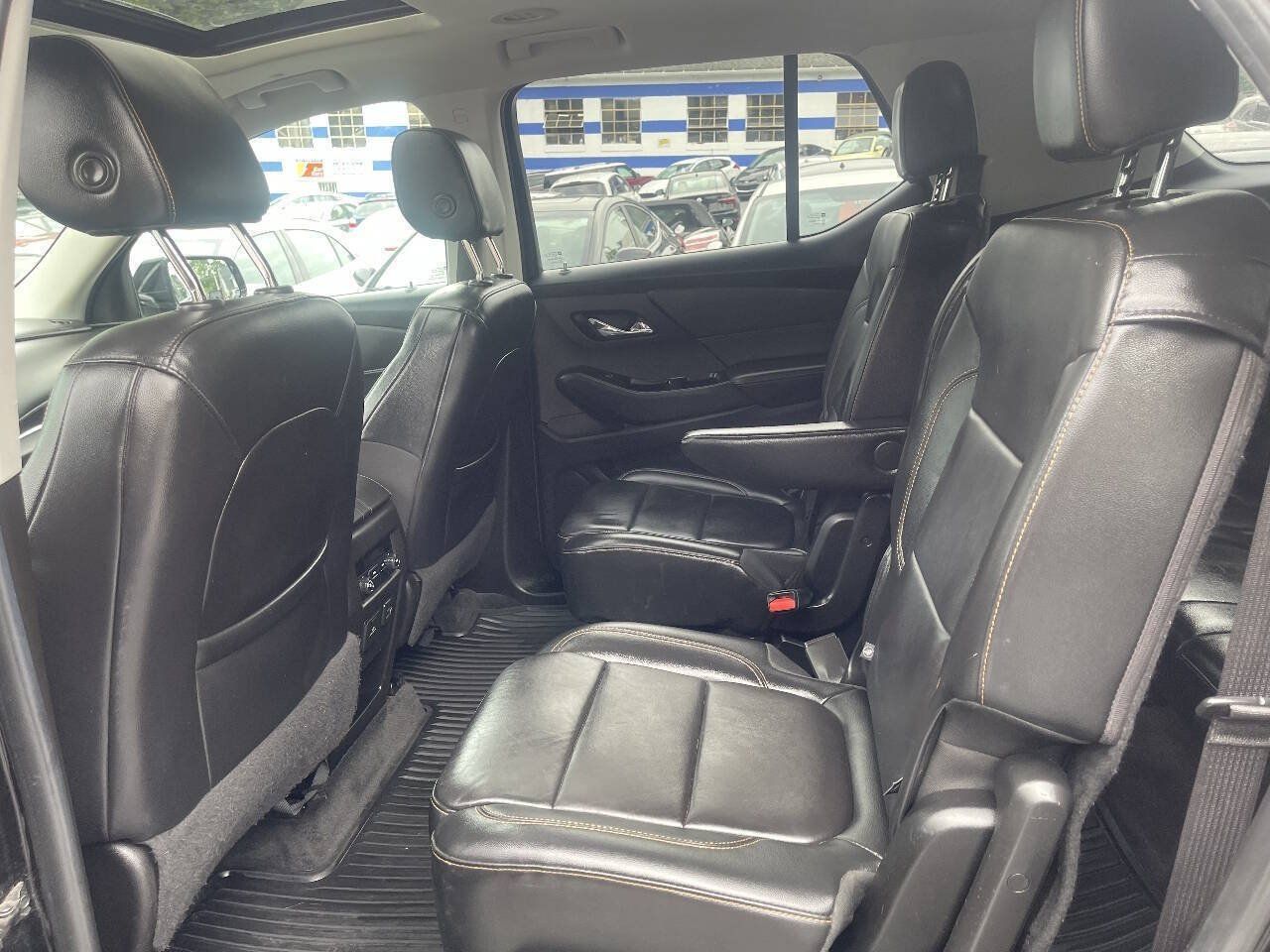 Used 2019 Chevrolet Traverse LT w/ LT Premium Package AWD/4WD image 18