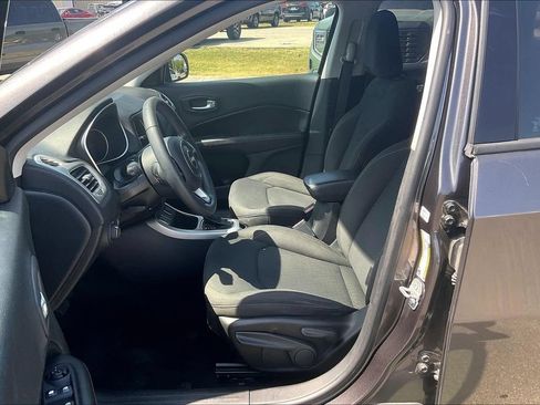 Used 2018 Jeep Compass Sport w/ Tech Group FWD image 21