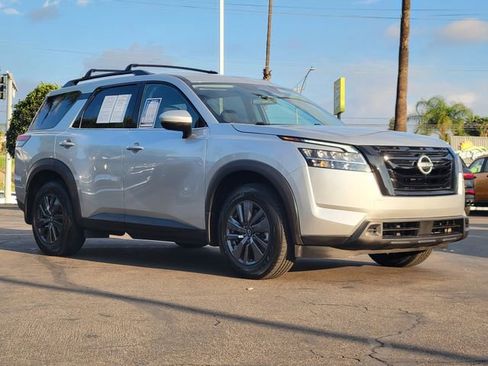 Used 2022 Nissan Pathfinder SV w/ SV Black Package image 30