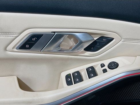 Used 2019 BMW 330i xDrive 330i xDrive w/ Premium Package image 14