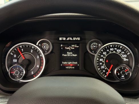 Used 2024 RAM 3500 Tradesman w/ Chrome Appearance Group AWD/4WD image 33