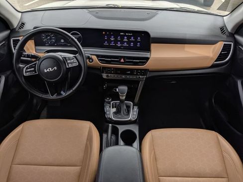 Certified 2024 Kia Seltos EX FWD image 16