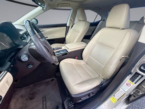 Used 2018 Lexus ES 350 w/ Premier Package FWD image 3