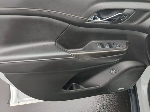 Used 2019 GMC Acadia SLT image 12