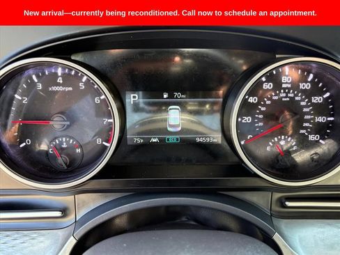 Used 2022 Kia Carnival LX FWD image 9
