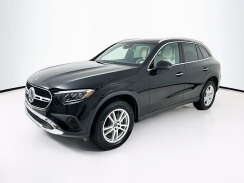 Used 2026 Mercedes-Benz GLC 300 image 3