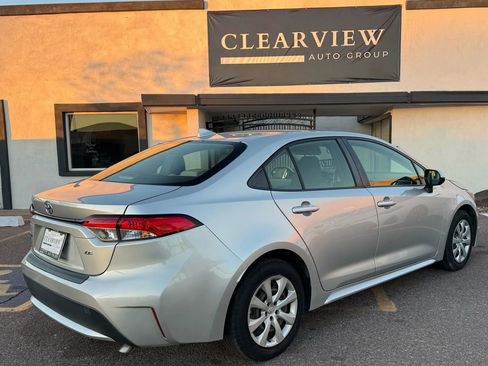Used 2021 Toyota Corolla LE image 9