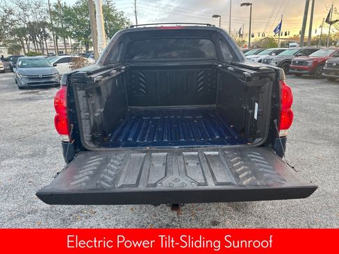 Used 2006 Chevrolet Avalanche Z66 w/ Sun And Sound Package image 9