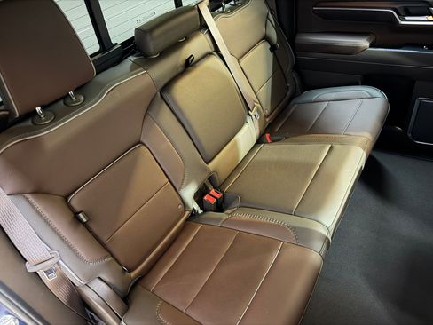 Used 2025 GMC Sierra 1500 Denali AWD/4WD image 47