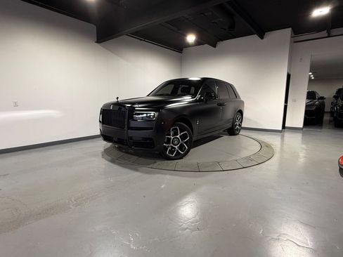 Used 2021 Rolls-Royce Cullinan image 3