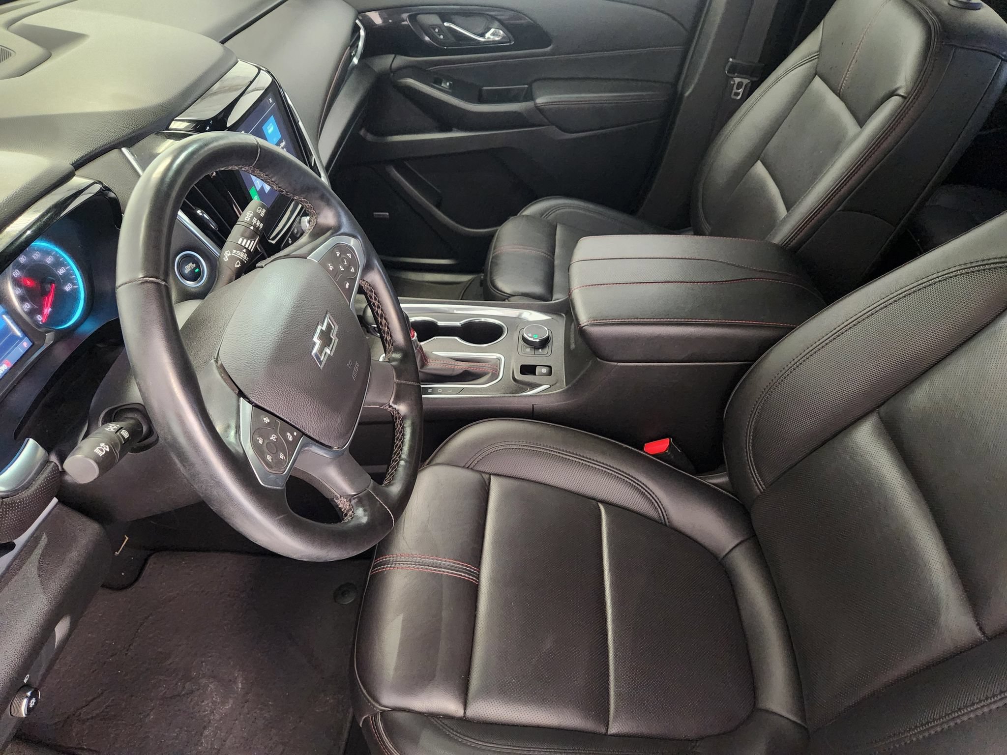 Used 2024 Chevrolet Traverse RS FWD image 12