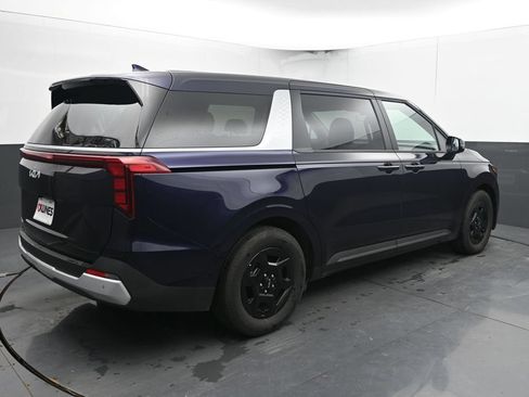 Used 2026 Kia Carnival FWD image 12
