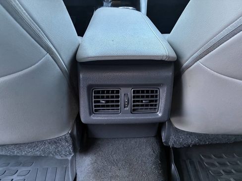 Used 2019 Toyota Camry XSE image 11