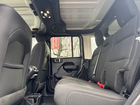 Used 2022 Jeep Wrangler Unlimited Sport image 20