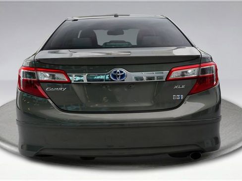 Used 2012 Toyota Camry XLE w/ Leather Pkg FWD image 10