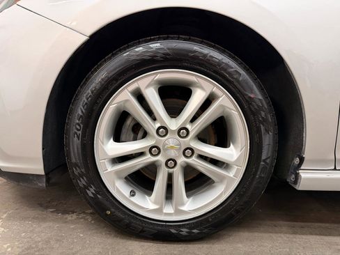 Used 2017 Chevrolet Cruze LT w/ RS Package image 8