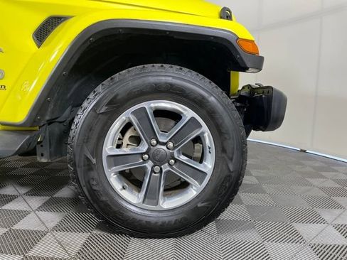 Used 2022 Jeep Wrangler Unlimited Sahara w/ Cold Weather Group AWD/4WD image 6