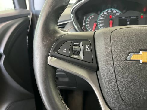 Used 2021 Chevrolet Trax LT w/ Midnight Edition FWD image 6