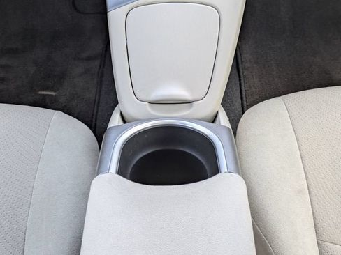 Used 2012 Toyota Prius Two FWD image 18