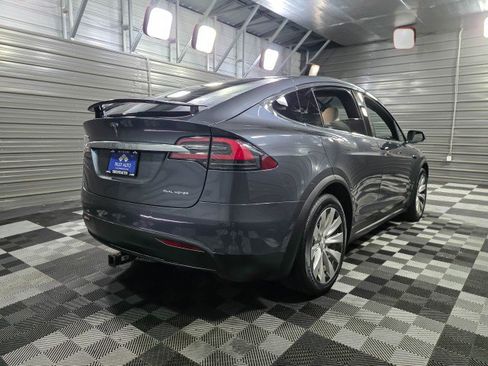 Used 2020 Tesla Model X image 5
