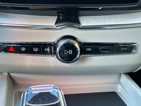 New 2026 Volvo XC60 B5 Ultra w/ Protection Package Premier image 23