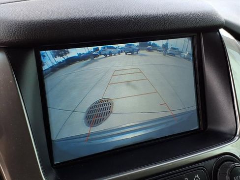 Used 2019 Chevrolet Suburban Premier image 27