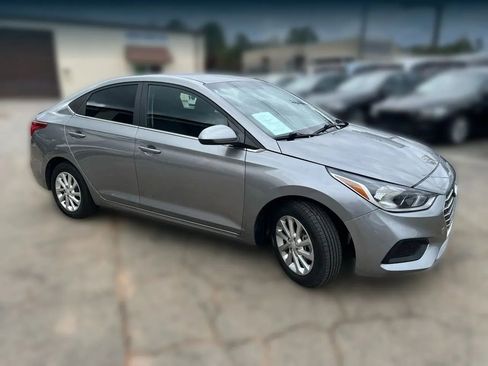 Used 2022 Hyundai Accent SEL image 12