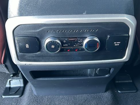 Used 2024 Ford Expedition Limited AWD/4WD image 16