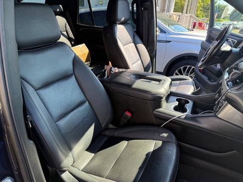 Used 2022 Chevrolet Tahoe LT w/ Luxury Package AWD/4WD image 17