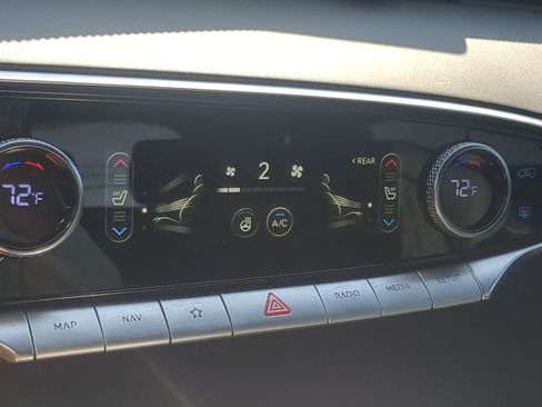 Used 2025 Genesis GV70 3.5T Sport w/ Sport Advanced Package image 31