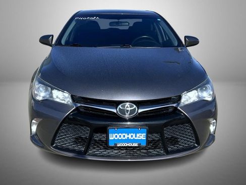 Used 2017 Toyota Camry SE image 2