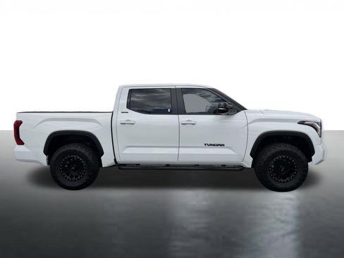 Used 2024 Toyota Tundra Limited AWD/4WD image 9