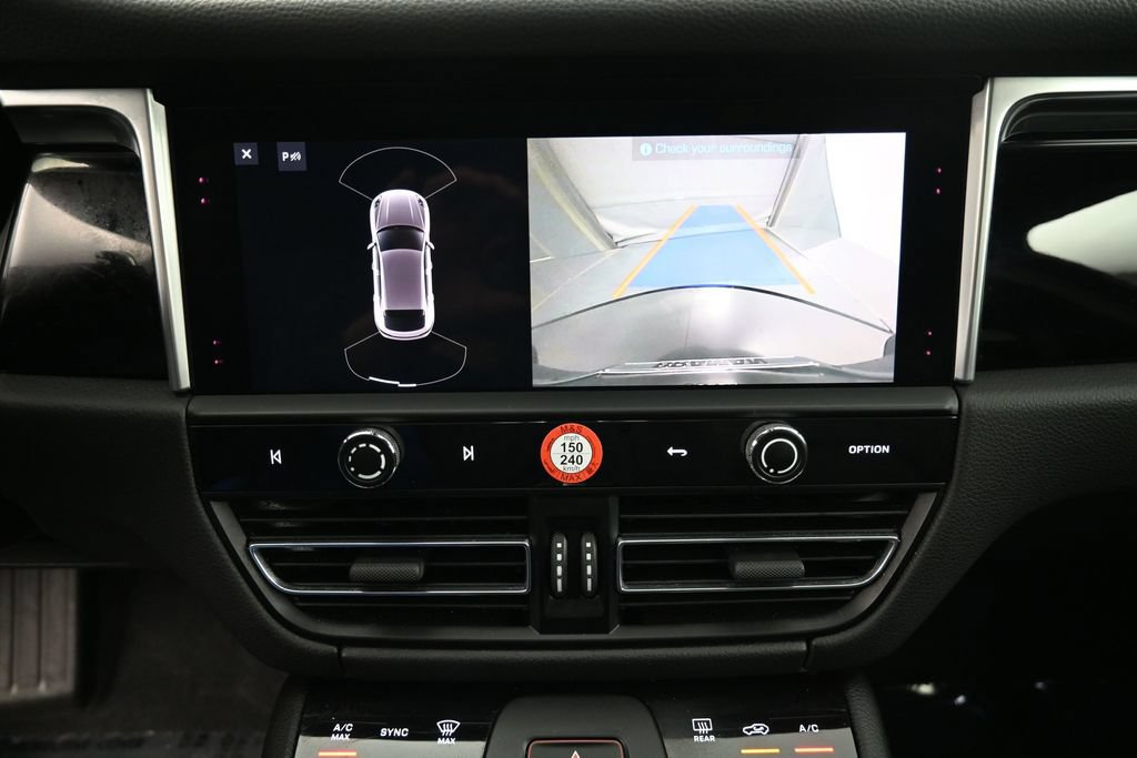 Used 2023 Porsche Macan AWD/4WD image 21