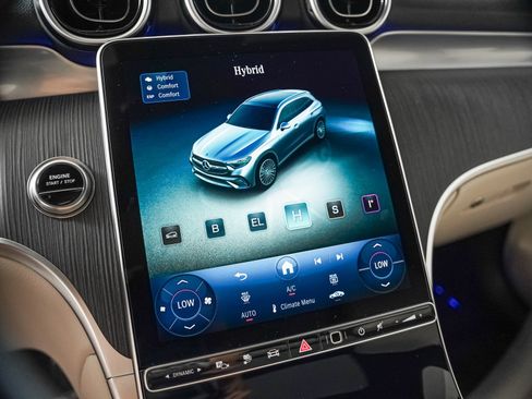 Certified 2025 Mercedes-Benz GLC 350e 4MATIC image 22
